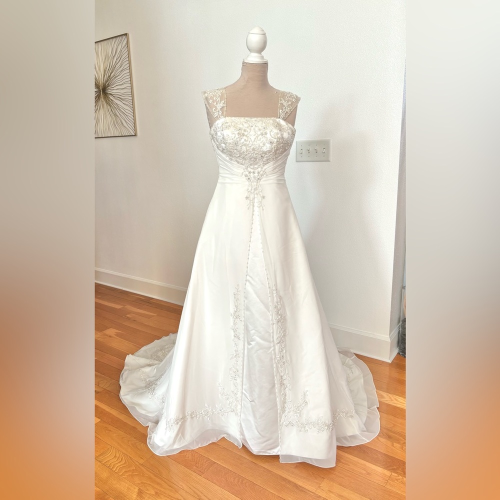 DAVID'S BRIDAL a line chiffon split front overlay wedding dress size 4P